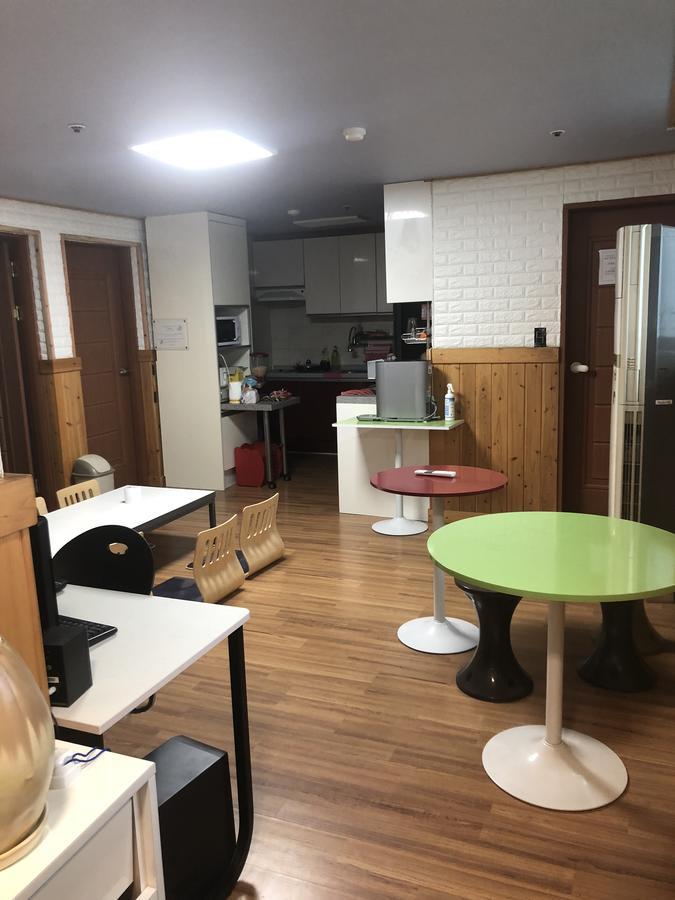 Four Season Guest House Пусан Екстер'єр фото
